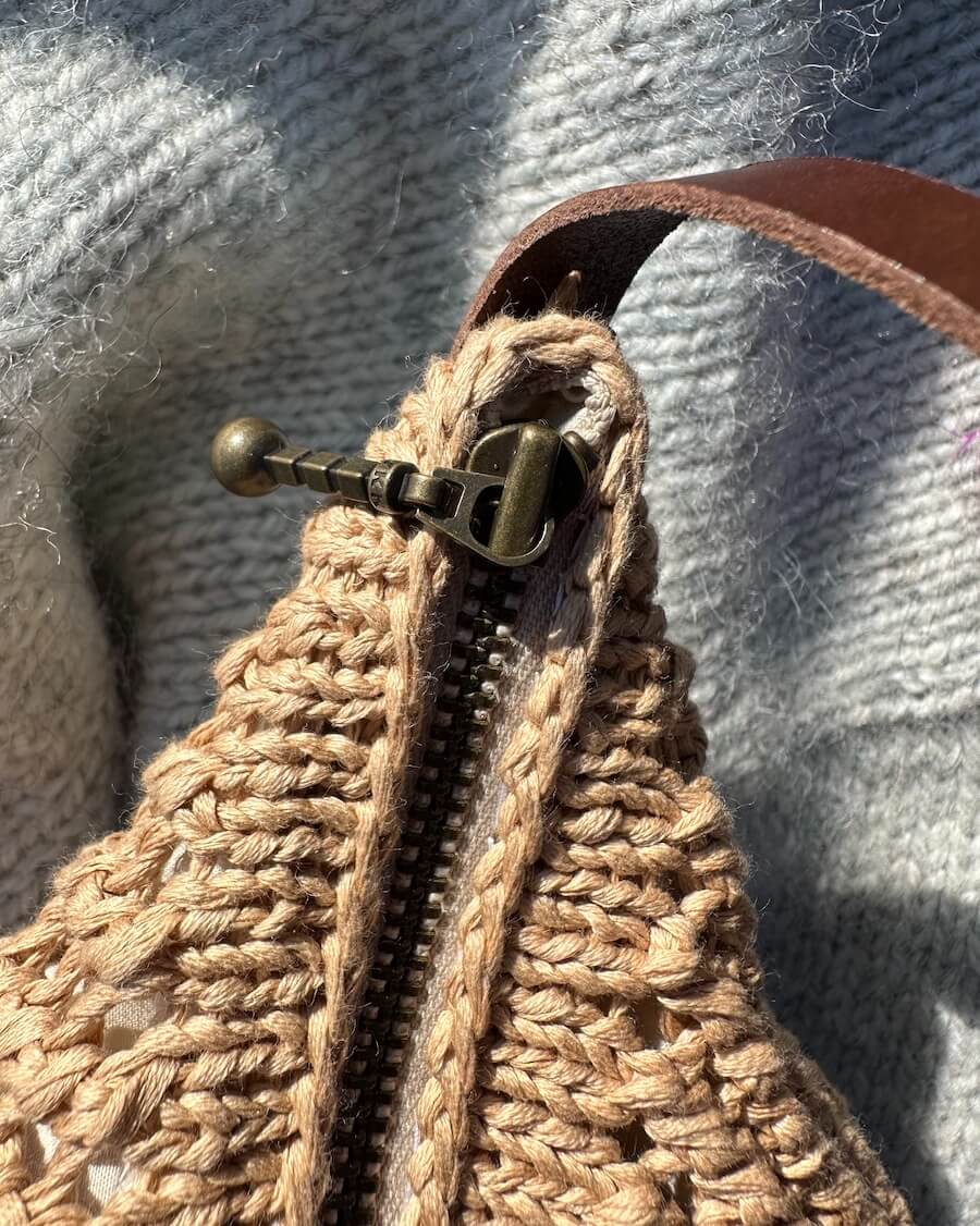 Cierre metálico YKK 28 cm beige