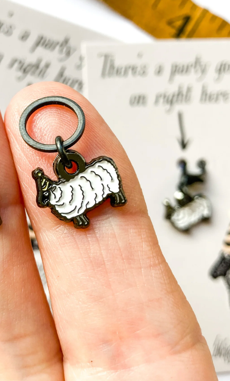 Marcador Esmaltado "There're a party going out right here"