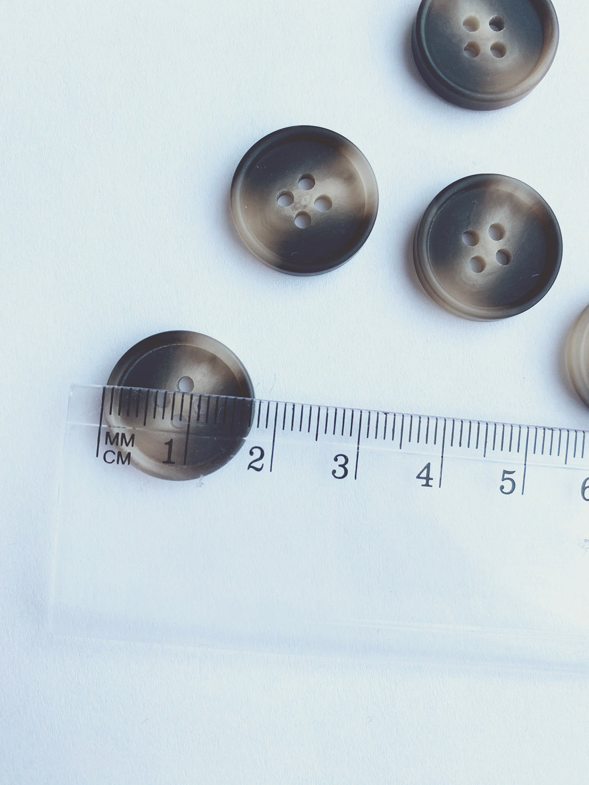 Botones de resina - café oscuro