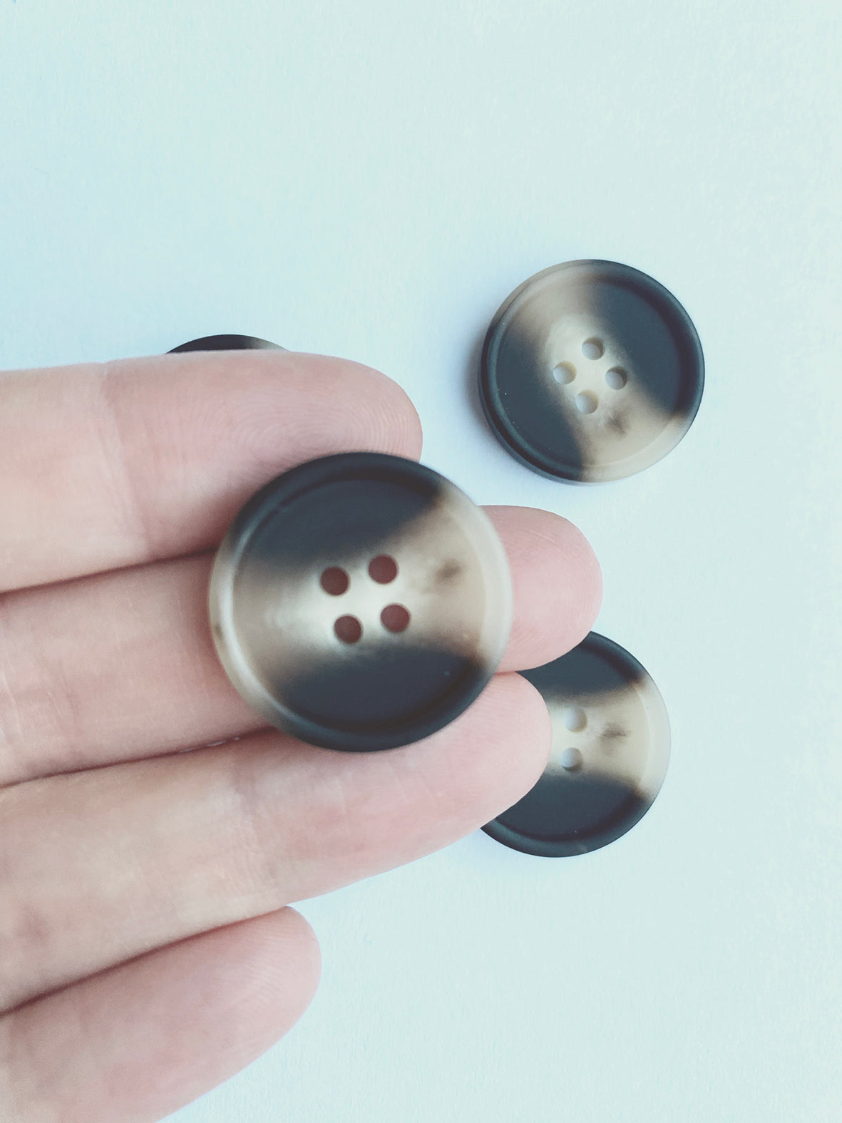 Botones de resina - café oscuro